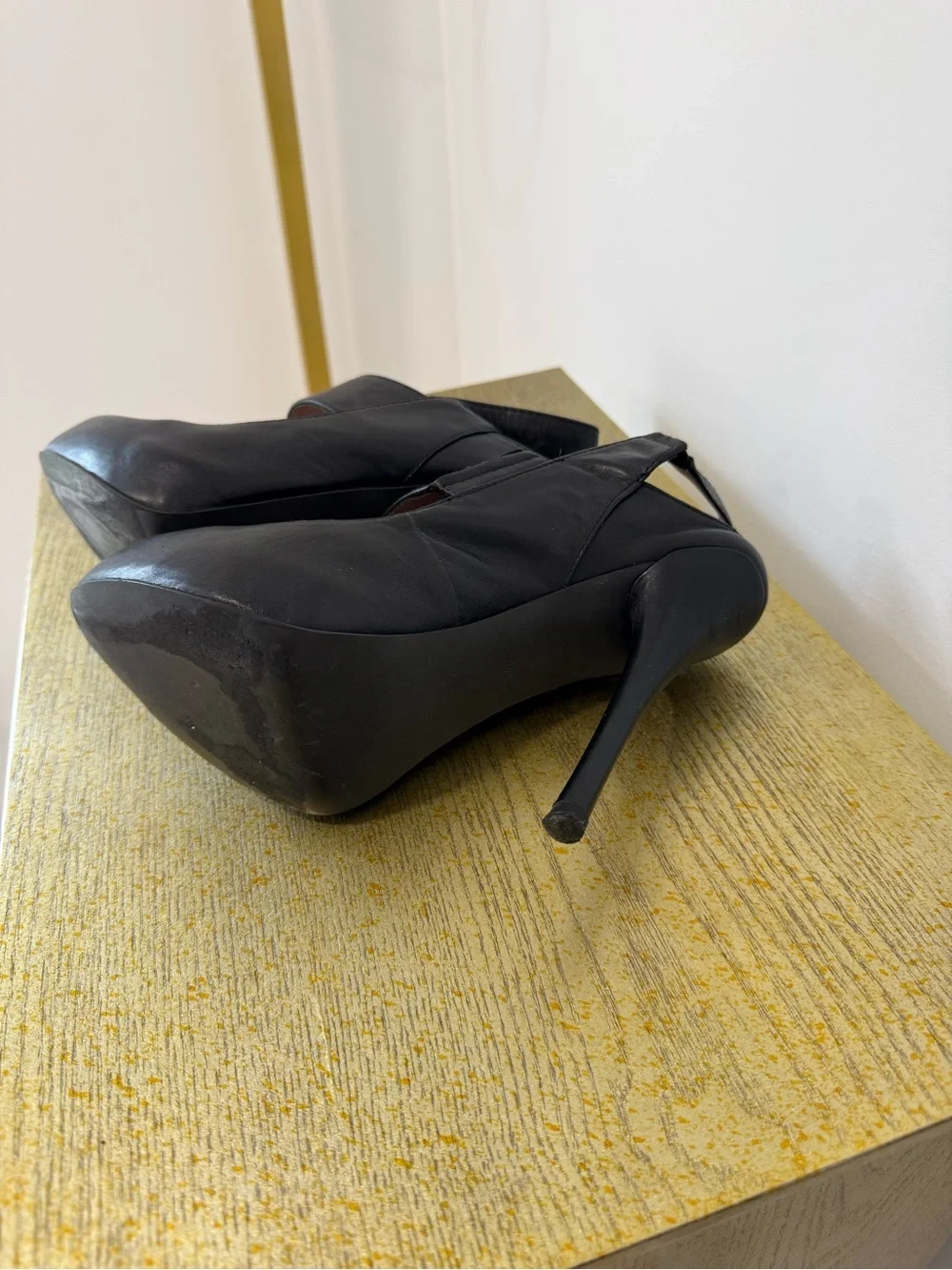 5/48 Saks Fifth Avenue leather platform hills 4.5” hill and 2” platform
